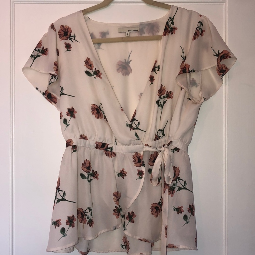 Floral wrap top